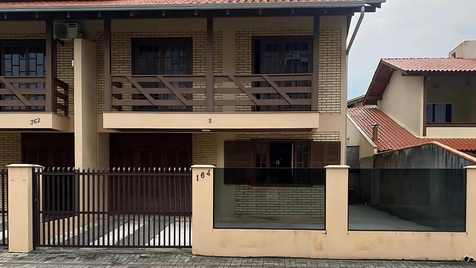 Casa Em Bombinhas Almeida E Moraes Perto Da Praia ภายนอก รูปภาพ